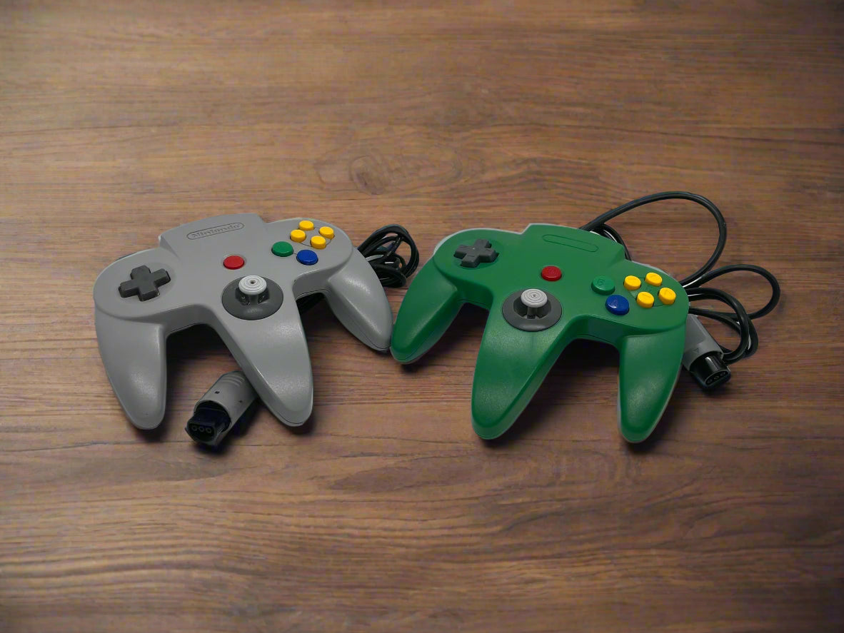 N64 bundle 2 Controllers (Grey and Green)